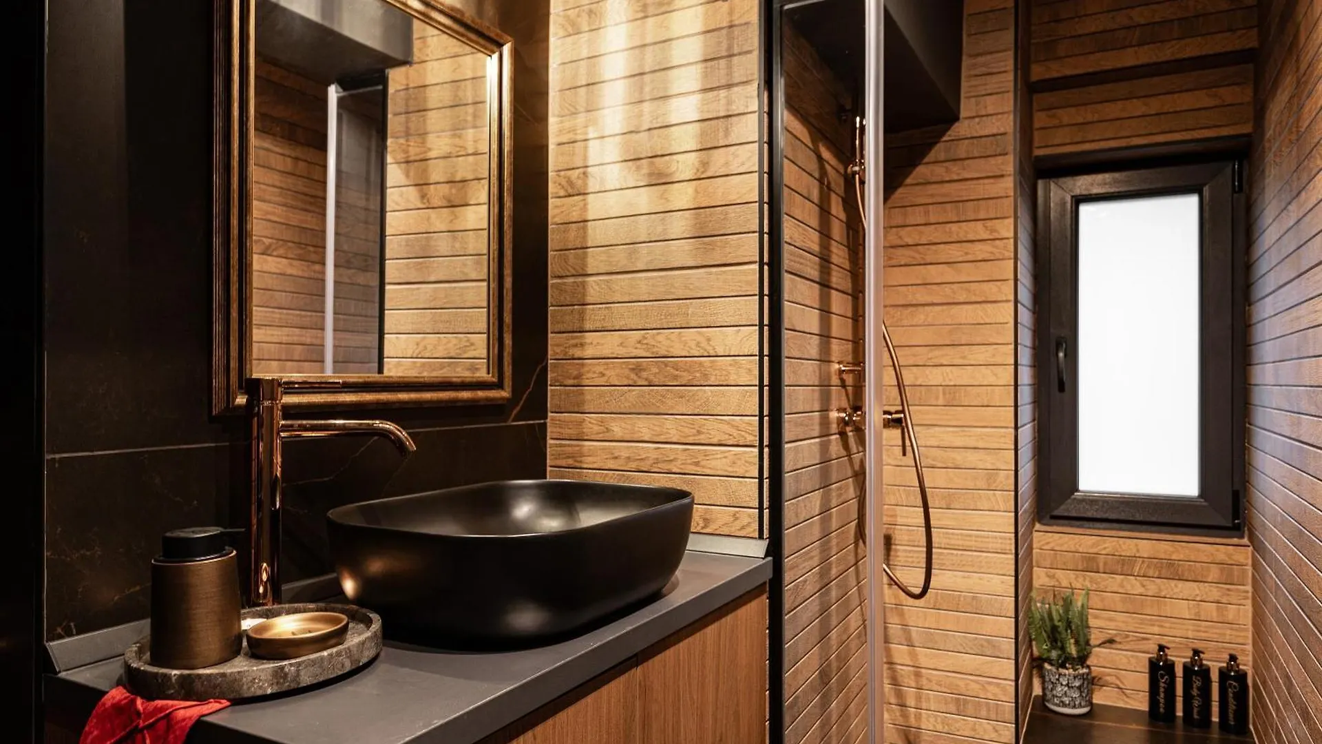 Qult - Obsidian Apartment Bucharest